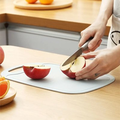 Planche a decouper résistante