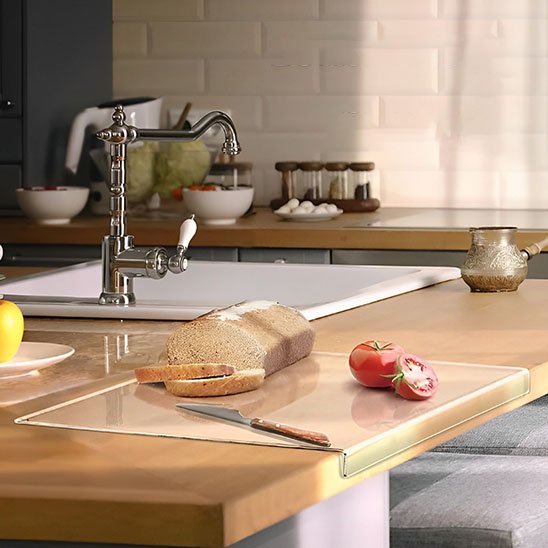 Planche a decouper transparente